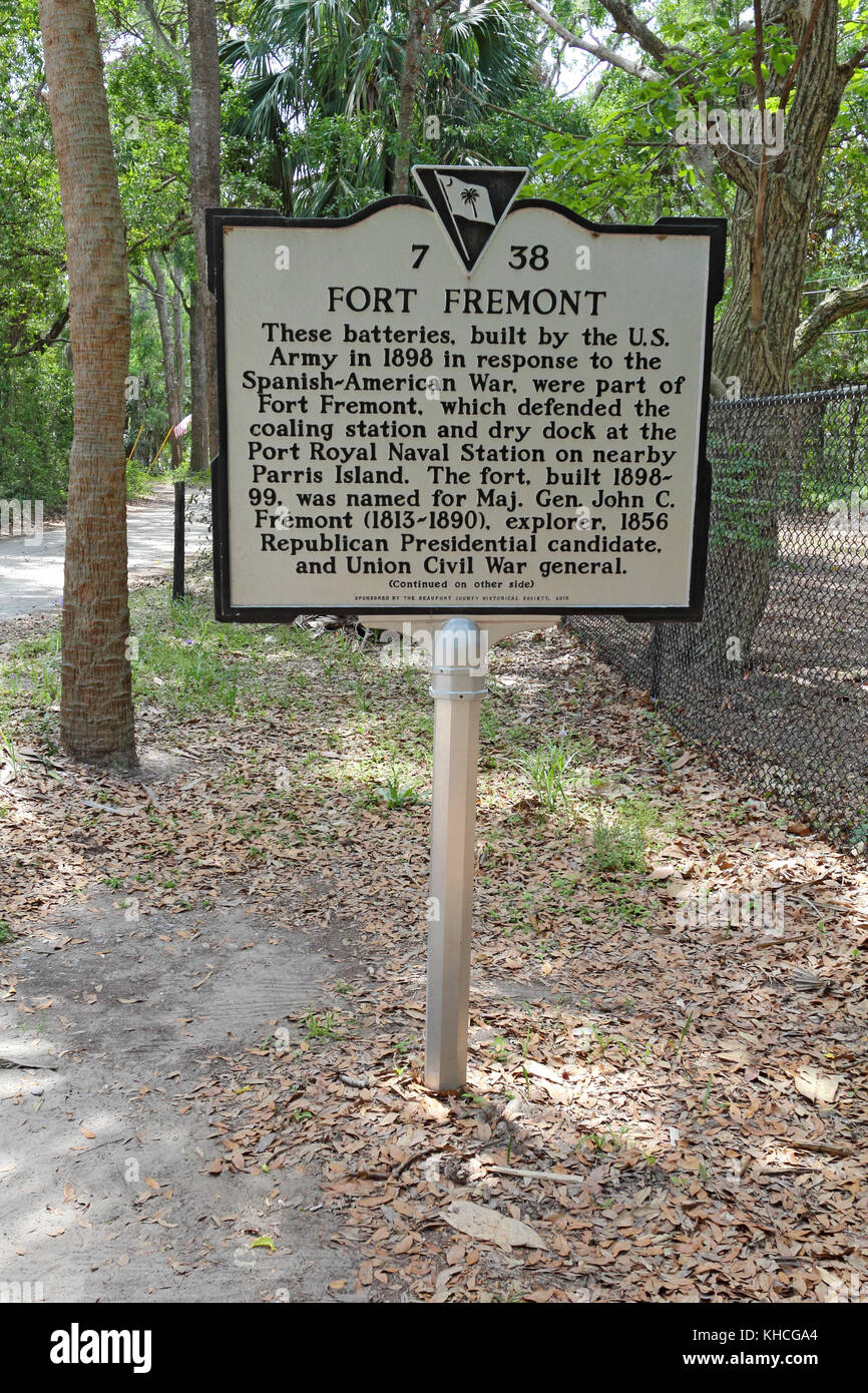 SAINT HELENA ISLAND, SOUTH CAROLINA - APRIL 16 2017: Historical sign describing the history of the batteries at Fort Fremont Historical Park on Saint  Stock Photo