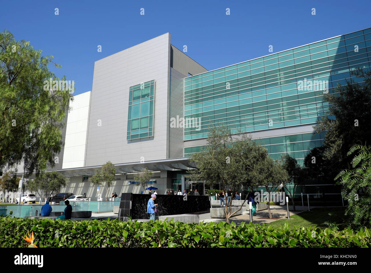Exterior view of American Kaiser Permanente Medical Center building on Sunset Boulevard in Los Angeles, California USA    KATHY DEWITT Stock Photo