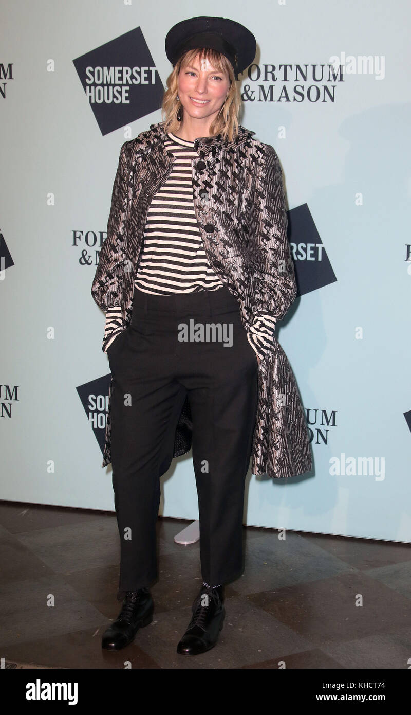 Sienna guillory hi-res stock photography and images - Alamy