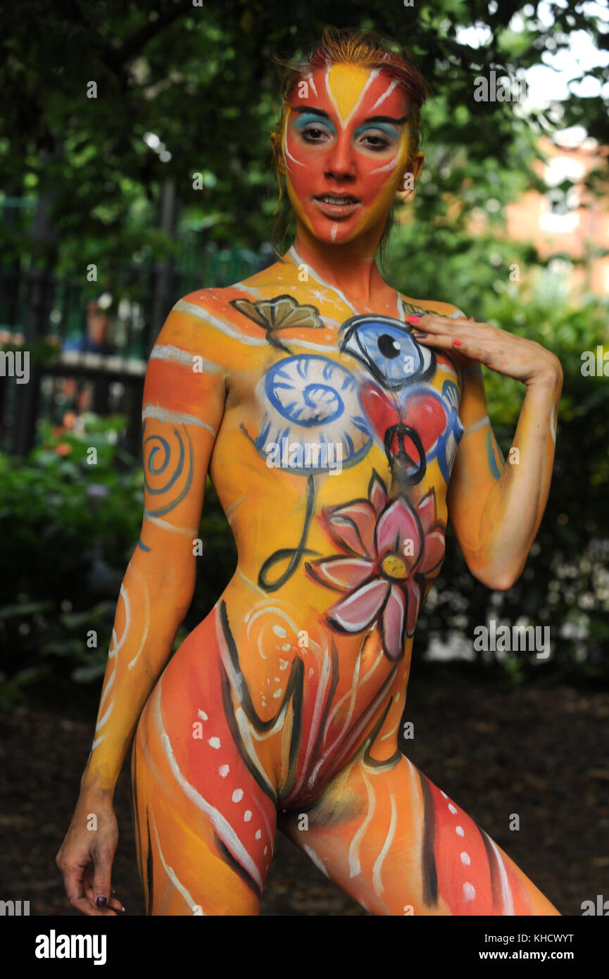 Bodypainting Day Stock Photos Bodypainting Day Stock Images Alamy
