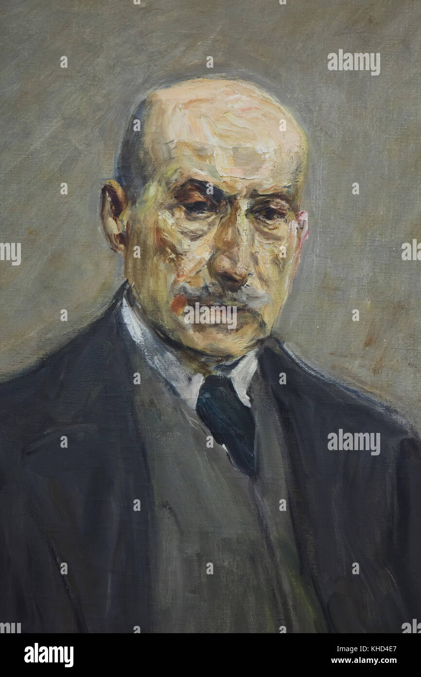 German Impressionist painter Max Liebermann. Detail of the painting 'Self Portrait Wearing a Suit' (1929) by German Impressionist painter Max Liebermann on display in the Museum der bildenden Künste (Museum of Fine Arts) in Leipzig, Saxony, Germany. Stock Photo