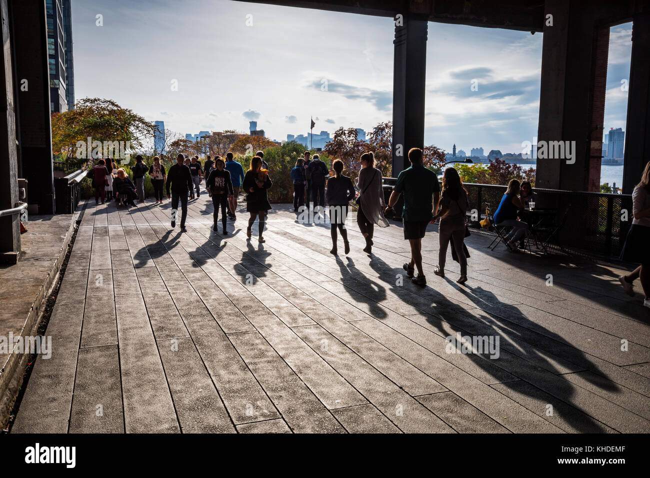 People walking on High Line Park walkway, New York City Stock Photo
