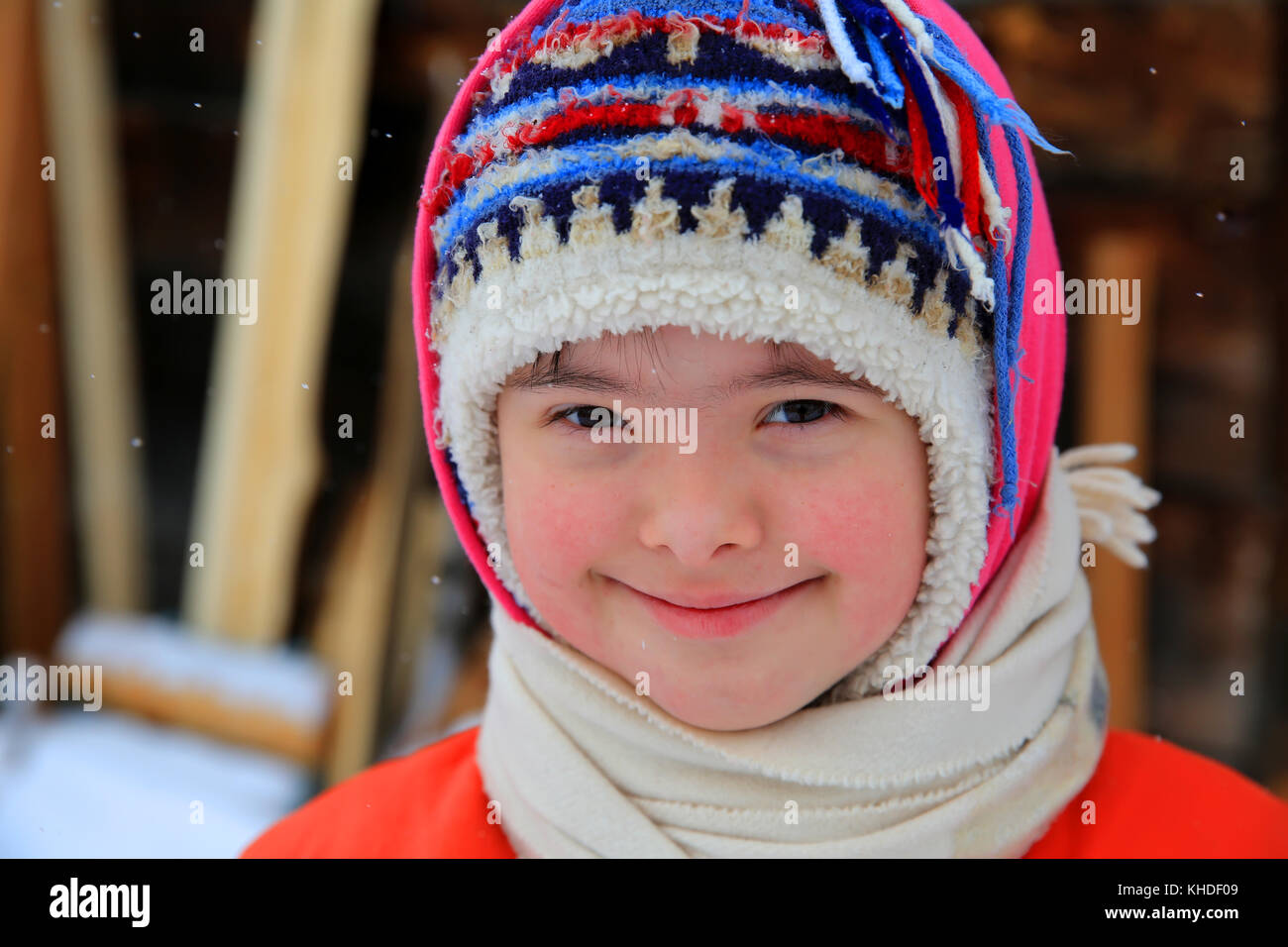 Portrait of beautiful little girl in the winter Stock Photo - Alamy