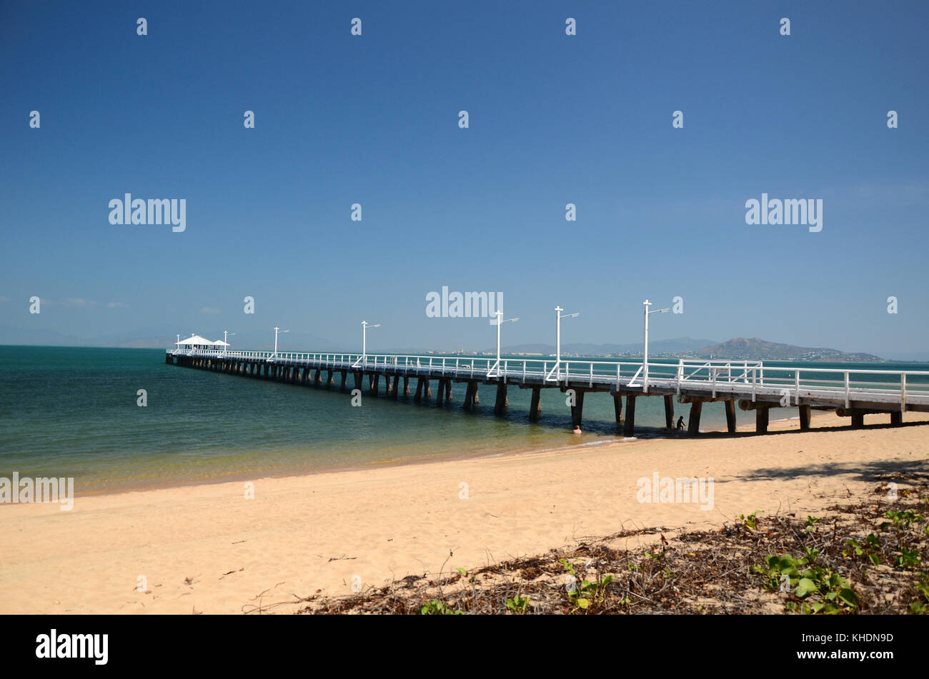 picnic bay jetty island Queensland. Australia Stock Photo Alamy