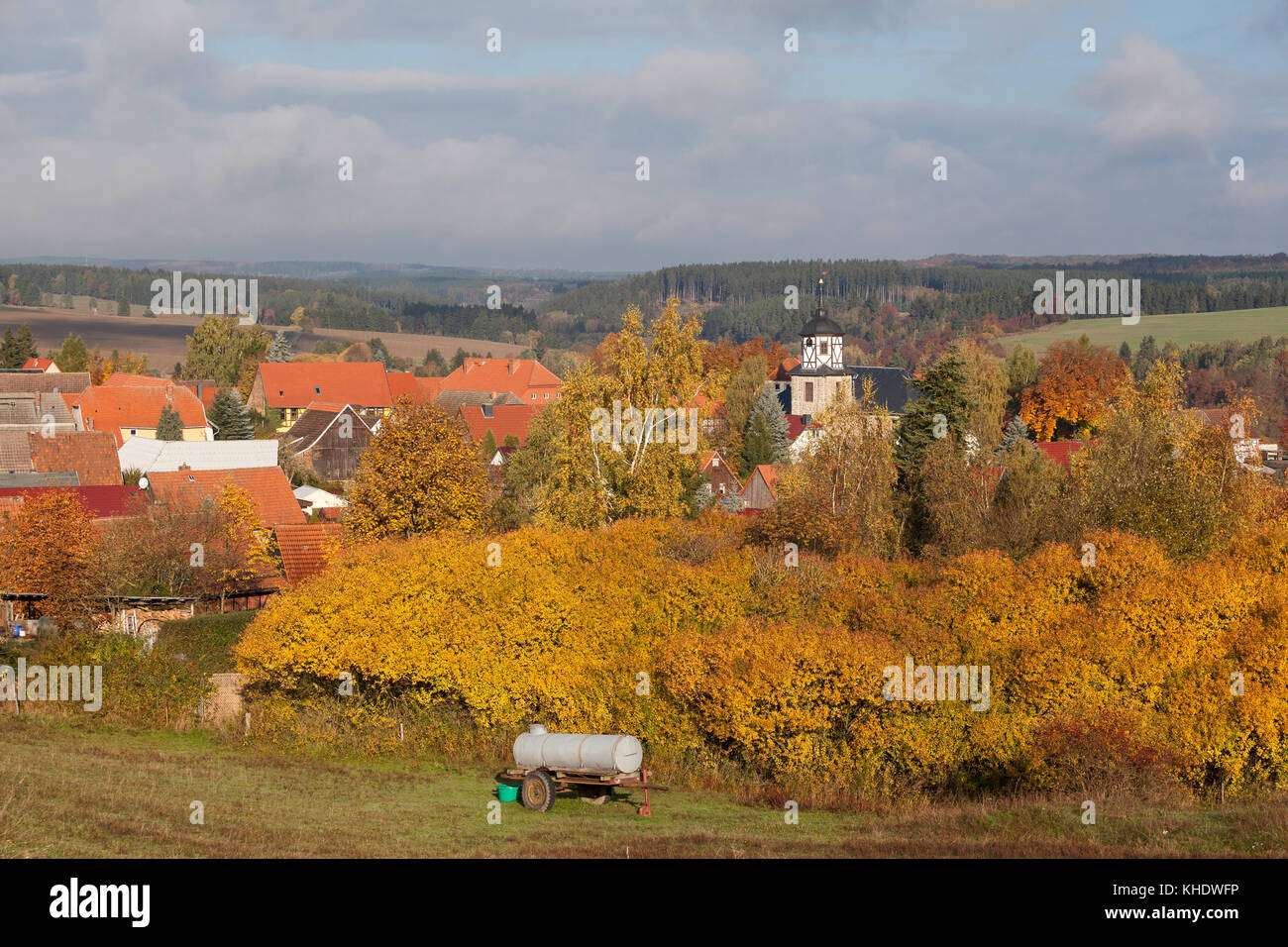 Straßberg Harz Herbst Impression Blick über die Krche in das selketal Stock Photo