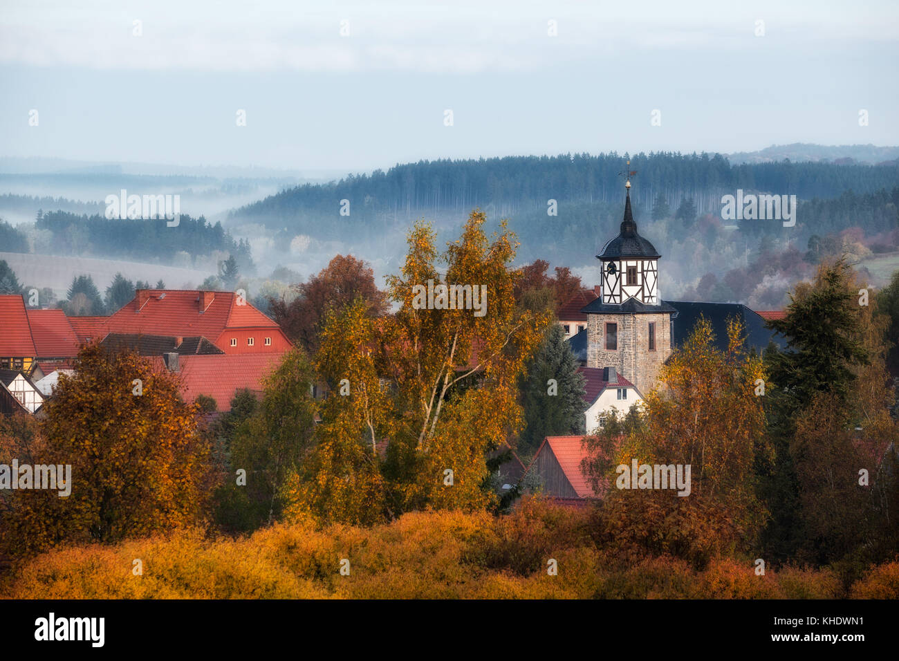 Straßberg Harz Herbst Impression Blick zur Schule Stock Photo