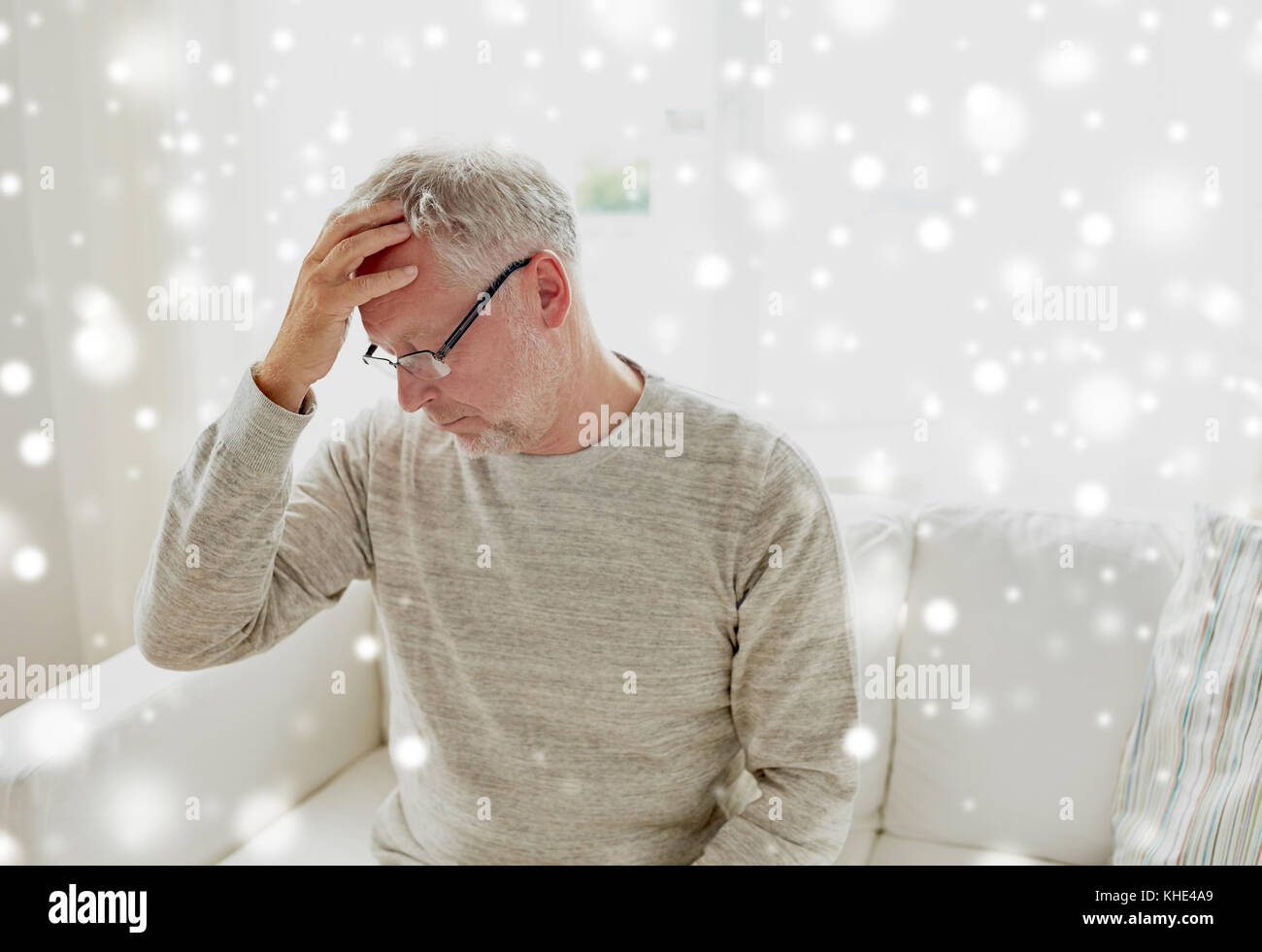 senior man suffering from headache at home Stock Photo - Alamy