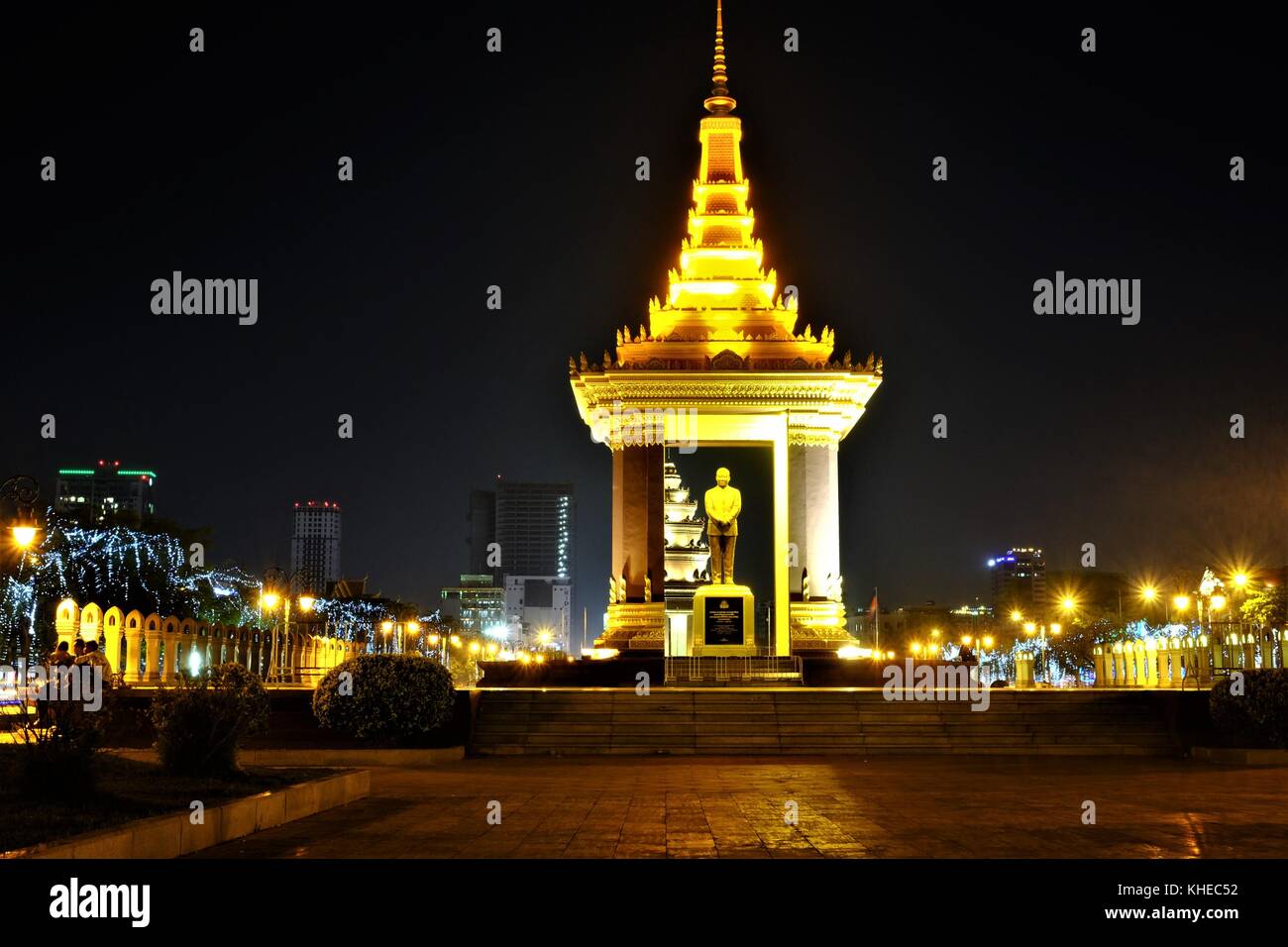 Flood Light Monument At Night Stock Photo Alamy flood-light-monument-at-night-stock-photo-alamy