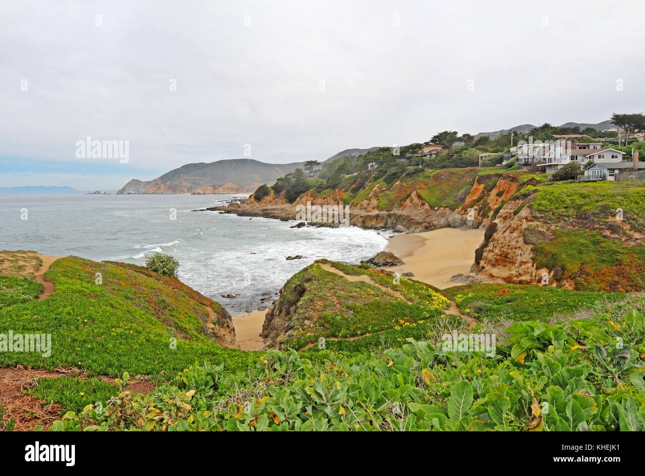 MONTARA, CALIFORNIA - MARCH 16 2015: Houses on cliffs overlooking Montara State Beach off of California Highway 1, approximately 25 miles south of San Stock Photo