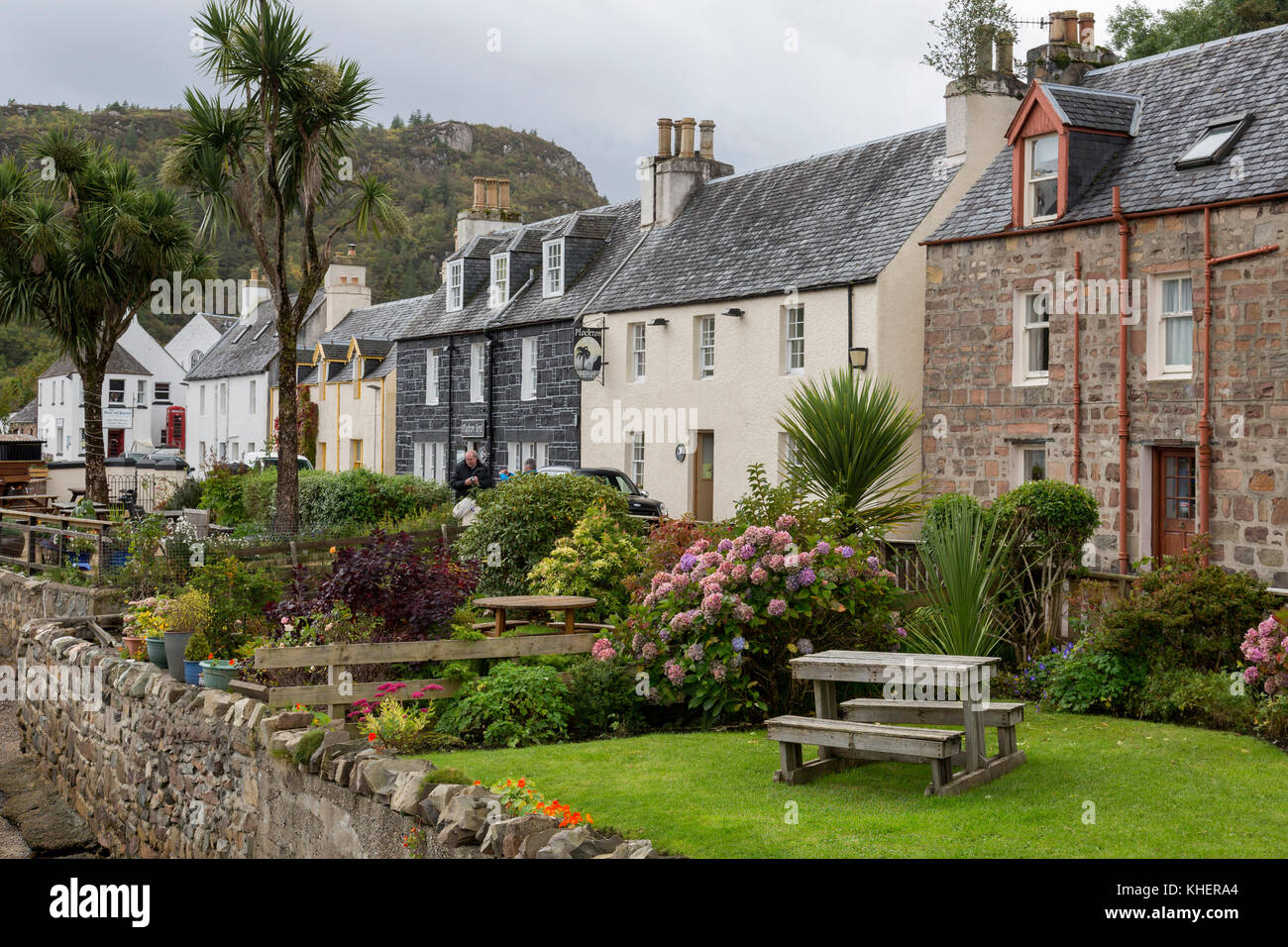 Row of houses plockton hires stock photography and images Alamy
