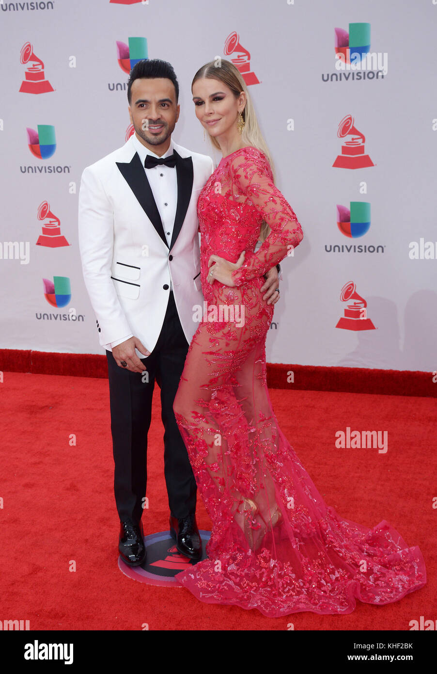 Las Vegas Nevada Usa 16th Nov 2017 Luis Fonsi And Agueda Lopez Stock Photo Alamy