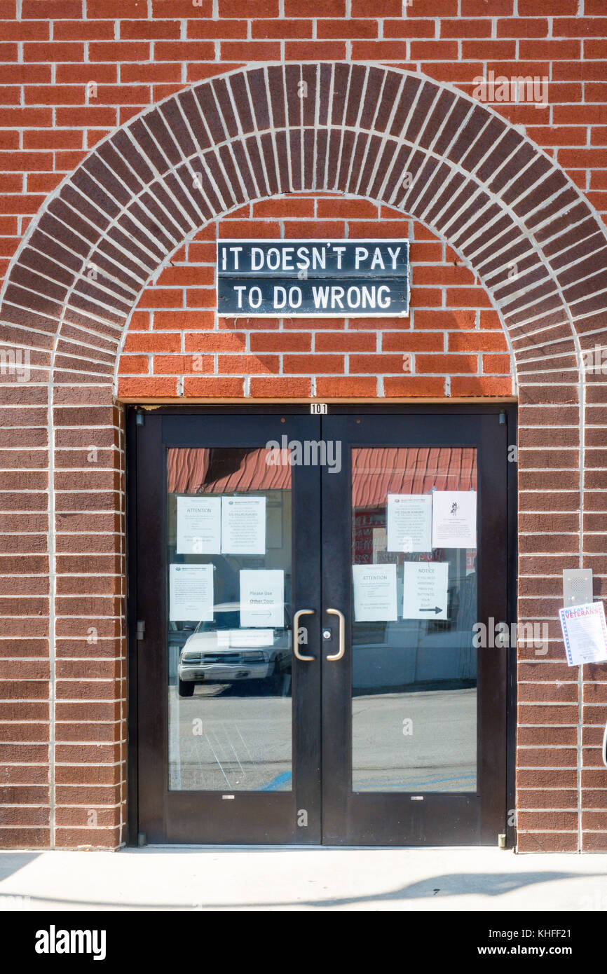 Brick arch doorway hires stock photography and images Alamy