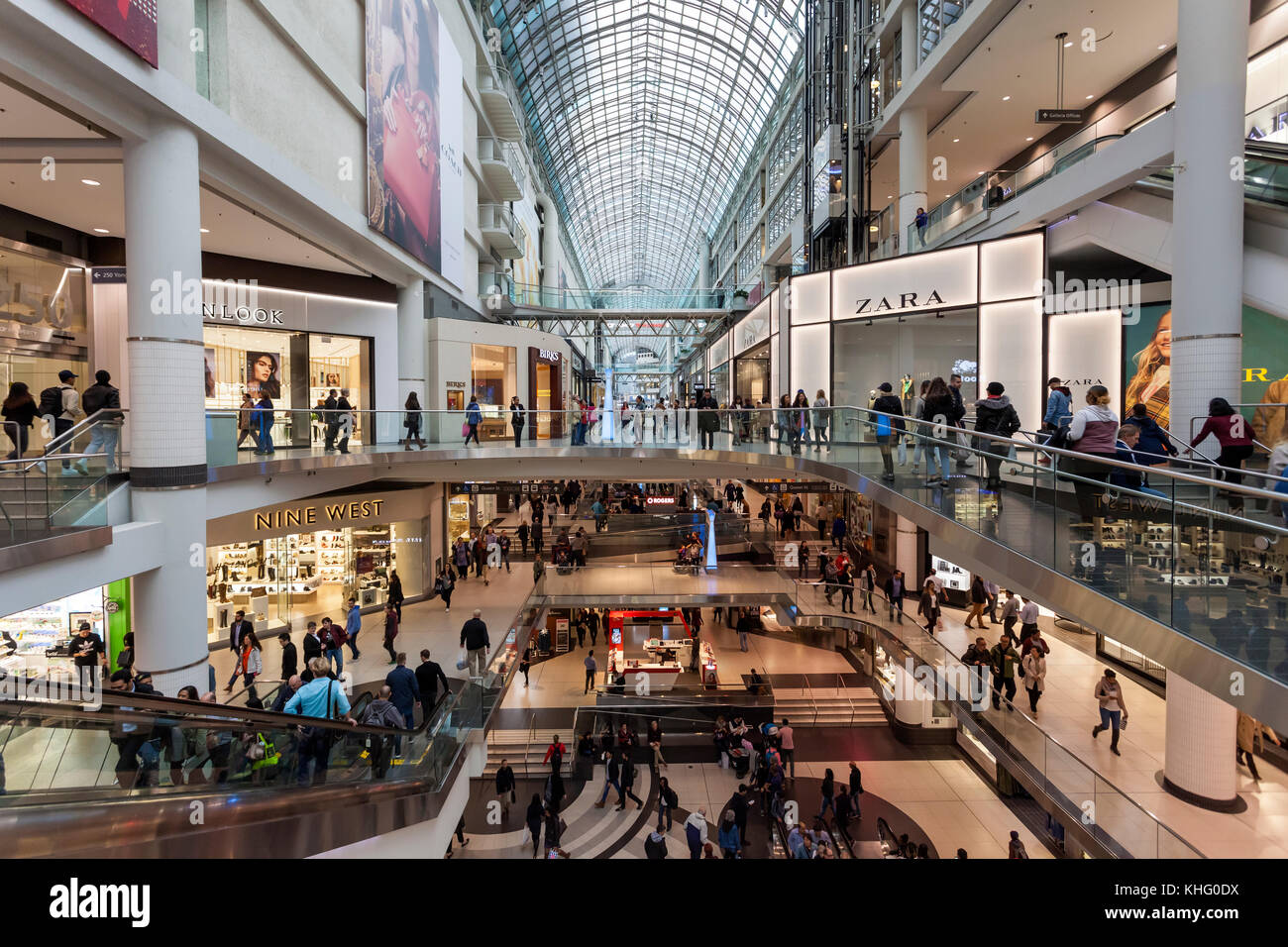 Toronto, Canada - Oct 12, 2017: Interior of the Eaton Centre mall in the  city of Toronto, Canada Stock Photo - Alamy