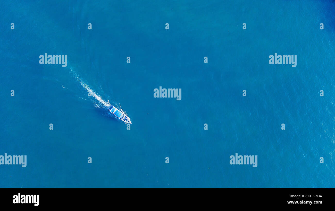 Aerial view of speed boat in the sea Stock Photo - Alamy