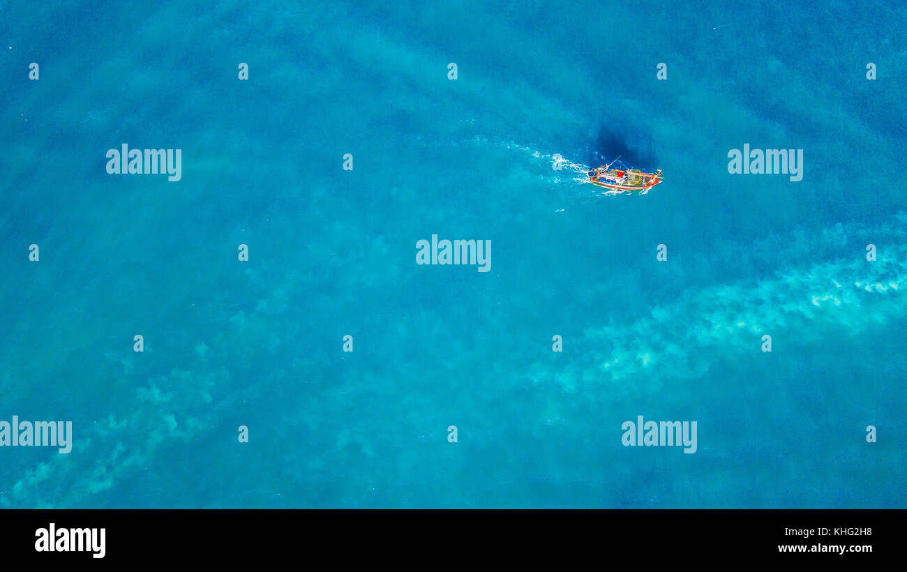 Aerial view of speed boat in the sea Stock Photo - Alamy