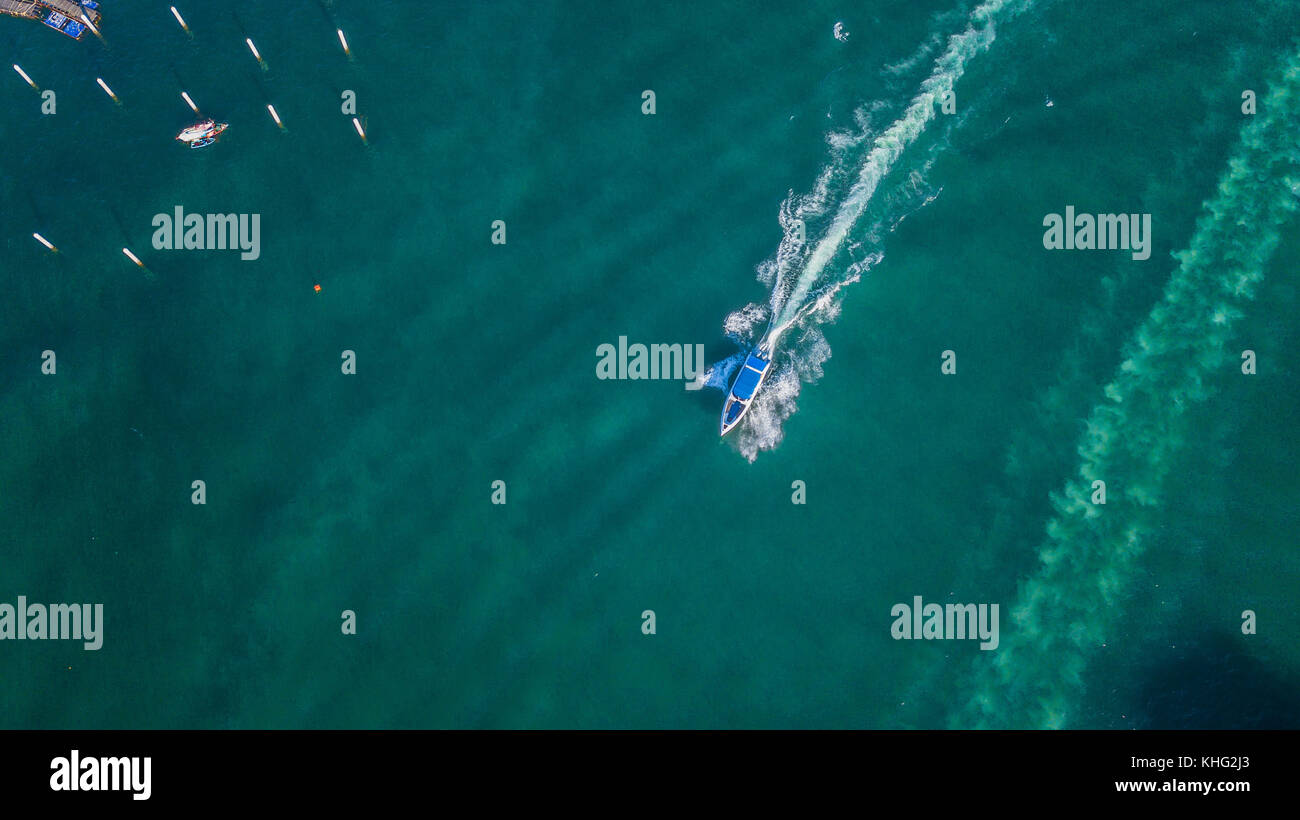 Aerial view of speed boat in the sea Stock Photo - Alamy