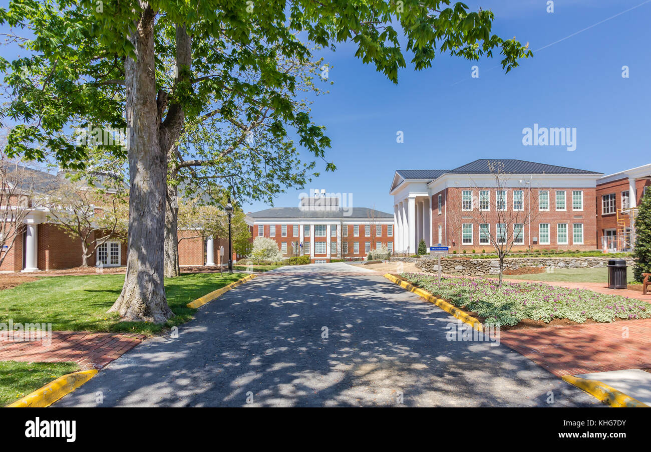 duPont Hall and Gilliam Admissions House at Washington and Lee University  in Lexington, Virginia Stock Photo - Alamy