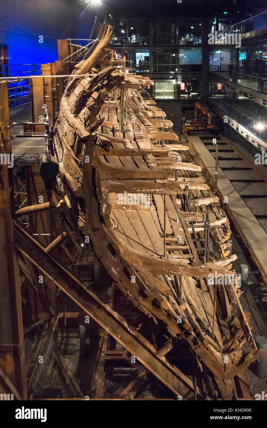 The wreck of the Mary Rose in the Mary Rose Museum, Portsmouth Historic Dockyard, Hampshire, England, UK Stock Photo