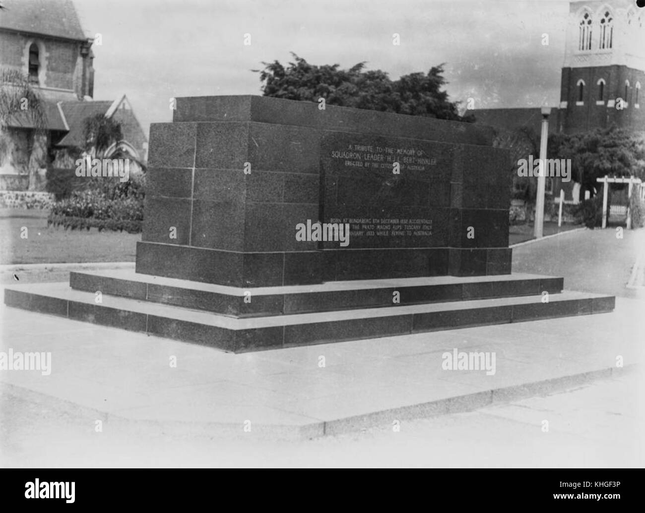 2 392733 Hinkler Memorial, Buss Park, Bundaberg, 1937 Stock Photo