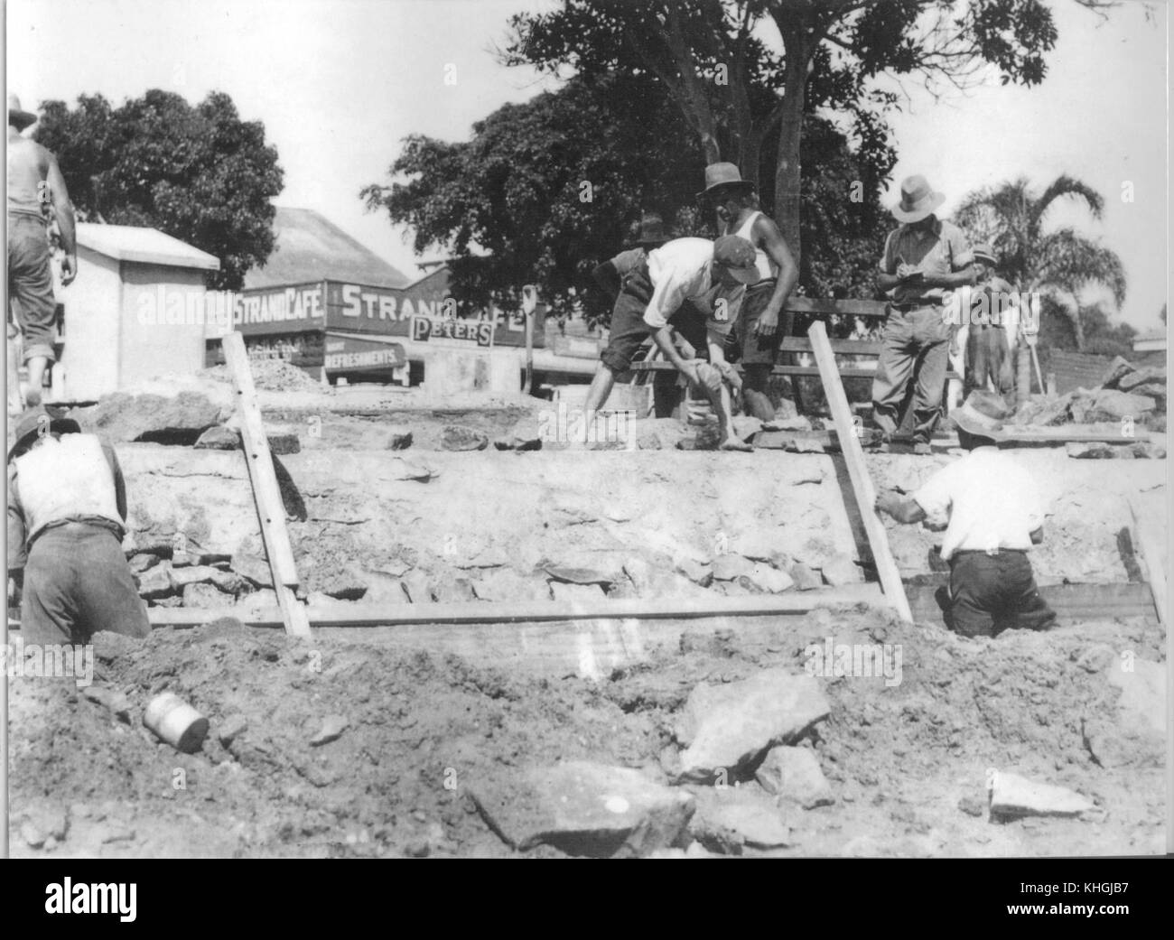 Wynnum Sea Wall Under Construction Stock Photo Alamy