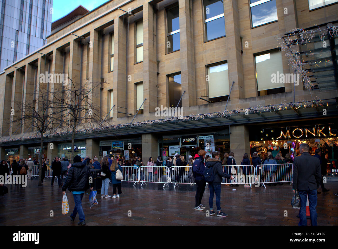 Glasgow, Scotland, UK  17th Nov, 2017. Fashion brand Monki launches first Scottish store to queues around the block on Buchanan Street the style mile. Credit Gerard Ferry/Alamy news Stock Photo