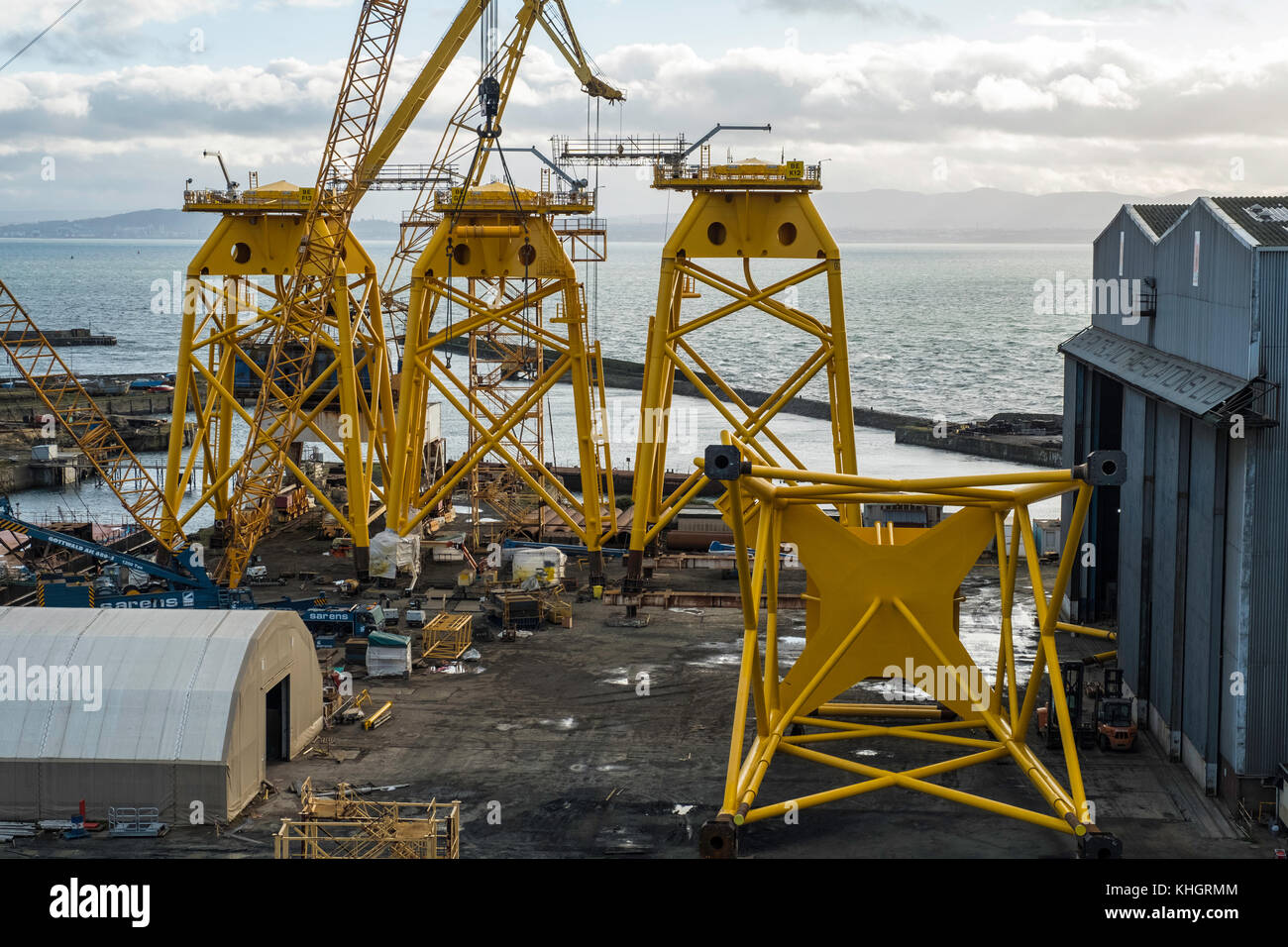 Burntisland, Scotland, United Kingdom. 17th Nov, 2017. View of offshore oil and gas platforms under construction at Burntisland Fabrications (BiFab) yard at Burntisland in Fife, Scotland. Workers at the company are at risk of losing their jobs because of contractual disputes. Scottish and UK Governments as well as the GMB and Unite unions are currently trying to reach a solution to save the workforce. Credit: Iain Masterton/Alamy Live News Stock Photo