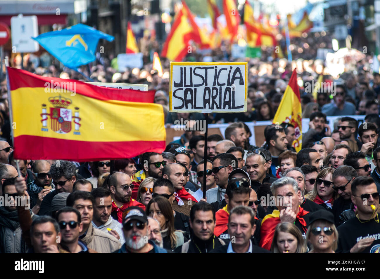 Madrid, Spain. 18th Nov, 2017. Thousands of Civil Guard and National