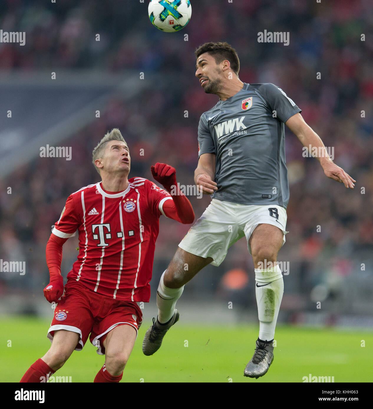 Muenchen, Deutschland. 18th Nov, 2017. vl. Robert LEWANDOWSKI (FC ...