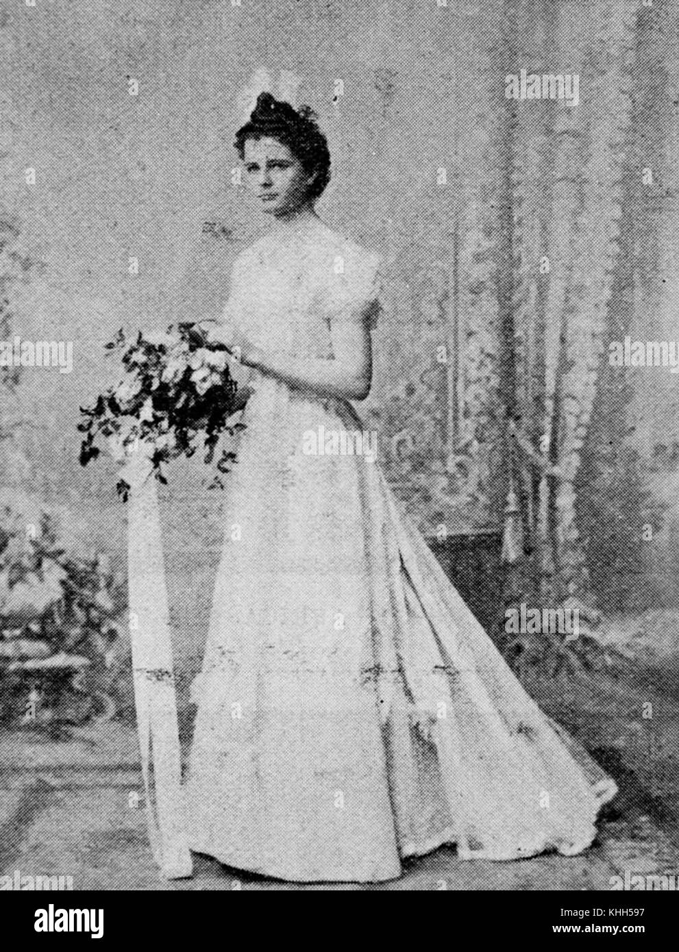 2 168647 Miss May Goggs, a Brisbane Debutante in 1900 Stock Photo Alamy