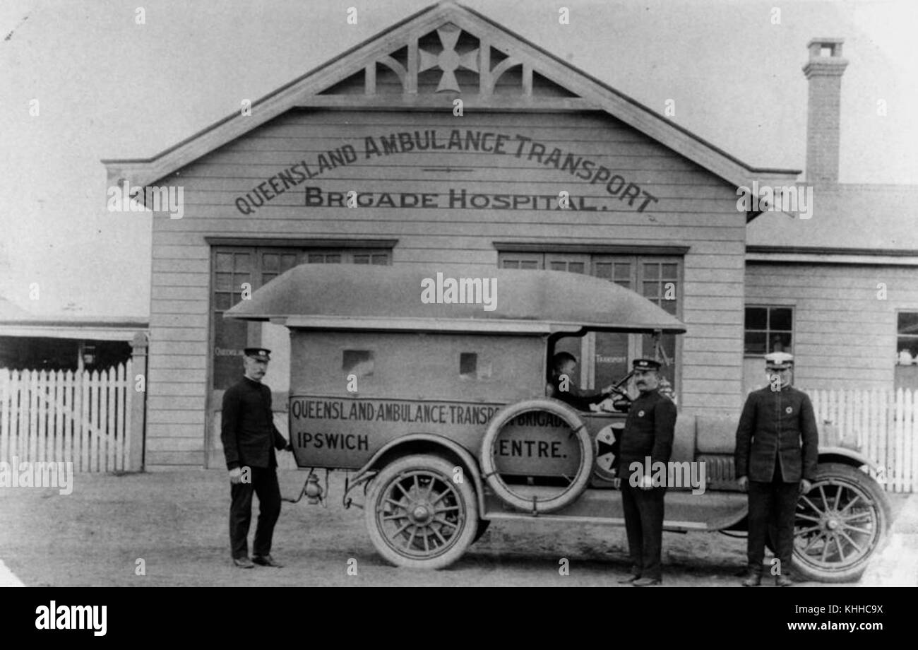 1 199595 Ambulance and ambulance officers at Ipswich, Queensland, ca. 1917 Stock Photo