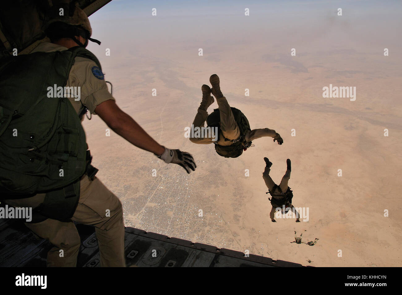 Fallschirmspringer hi-res stock photography and images - Alamy