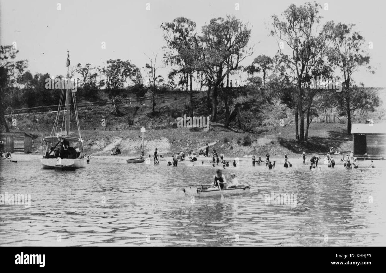 1920s family beach hi-res stock photography and images - Alamy