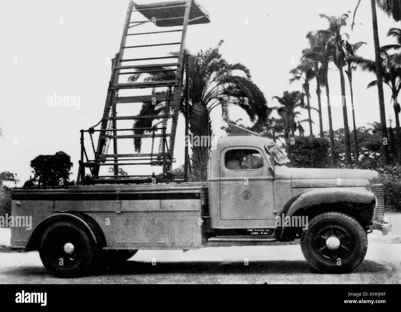 2 164243 International truck chassis and cab with tower used on