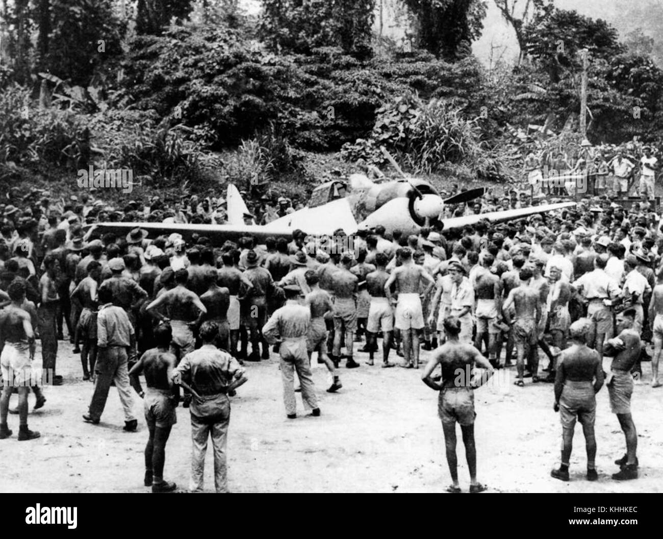 2 183411 Captured Japanese Zero fighter, Bougainville, 1945 Stock Photo