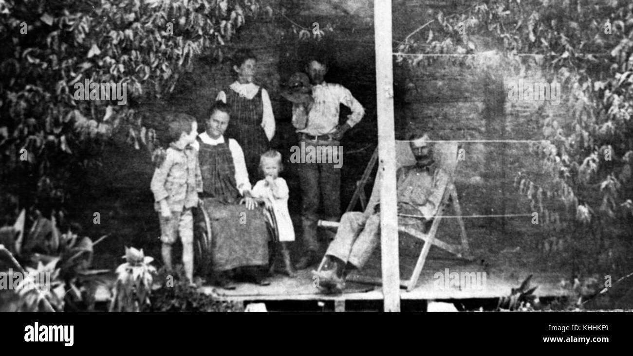 1 145911 David Jones and family at Coendarrah Station, Queensland Stock Photo