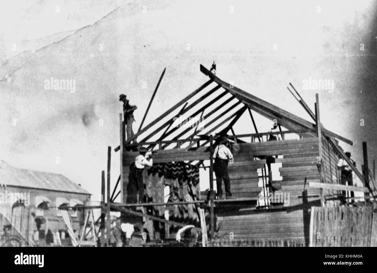 2 176275 Construction of the first Queensland Ambulance Transport Brigade building at Stanthorpe, Queensland, 1915 Stock Photo