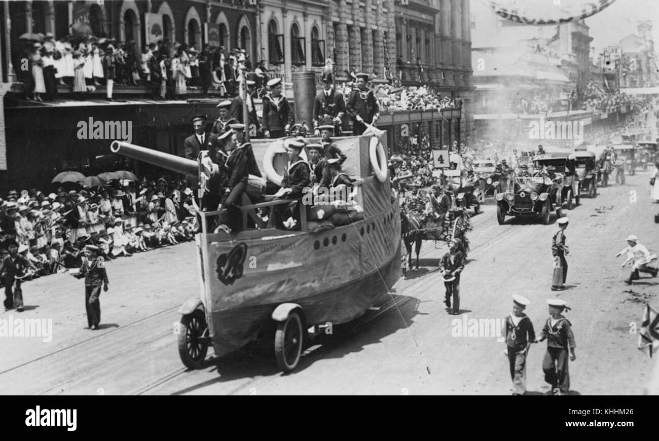 2 154551 H.M.S. Vindictive float on Peace Celebration Day, Brisbane, 1918 Stock Photo