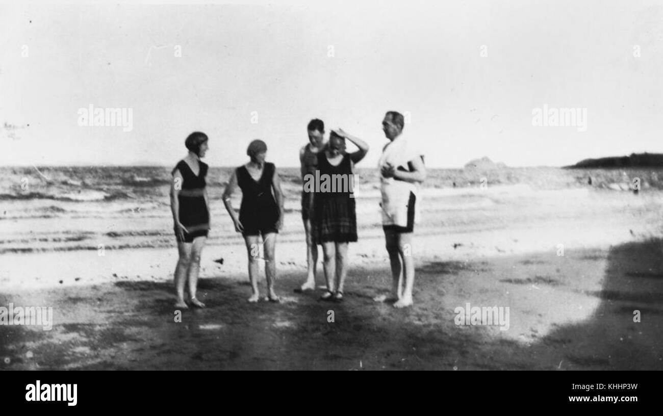 1920s beach illustration Black and White Stock Photos & Images - Alamy