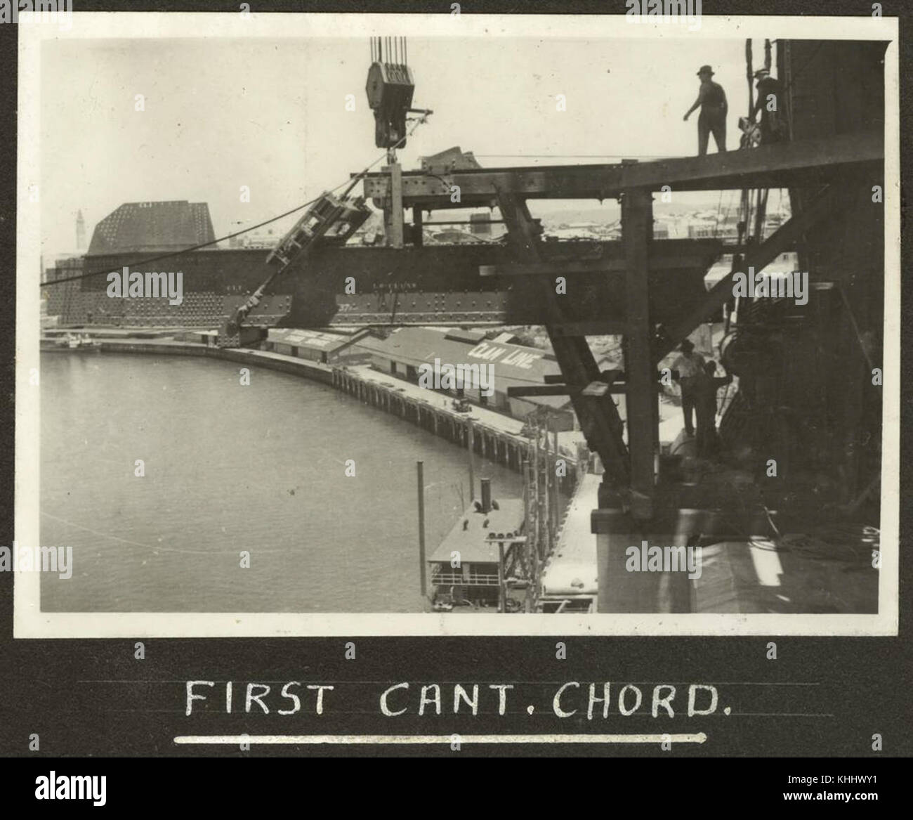 Picture Chord Encyclopedia - Photos \u0026 Diagrams for 2,600 Guitar Chords! |  Capital Music Gear, image size:1300x1167