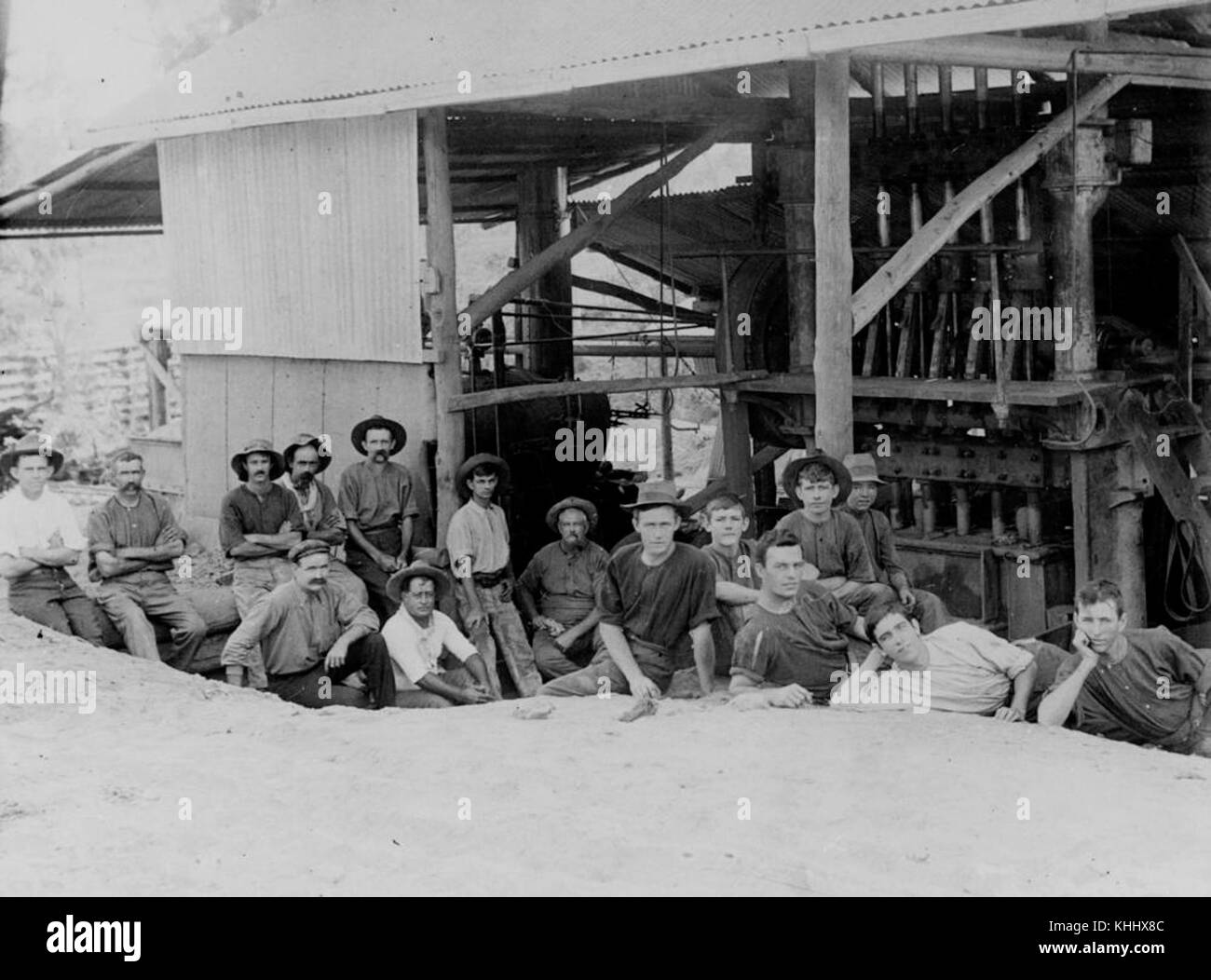 1 196351 Young workers at the ore crushing battery, Irvinebank