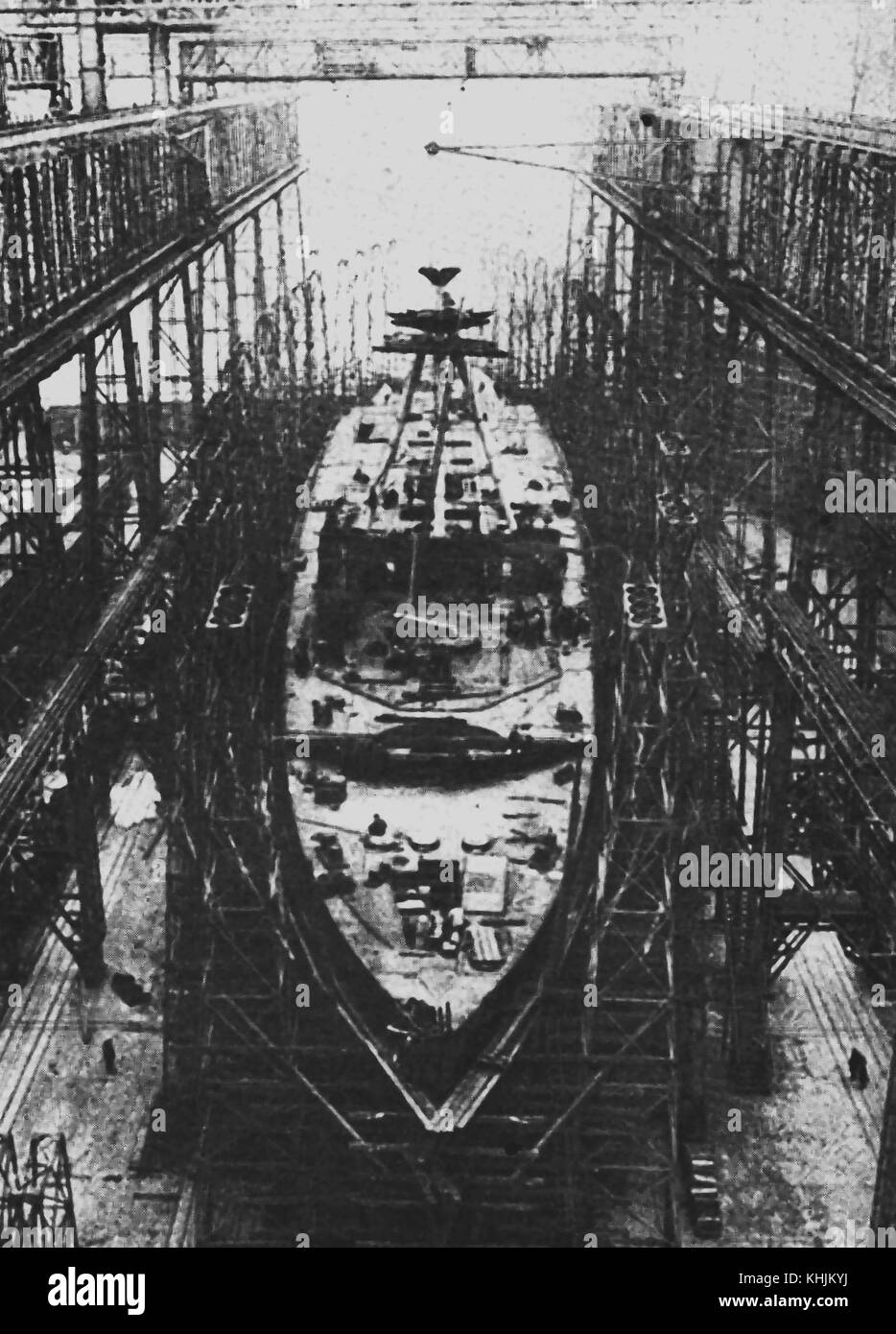 World War I - Royal Navy - 1919 - Royal Navy -A UK  light cruiser under construction at a Naval shipyard Stock Photo