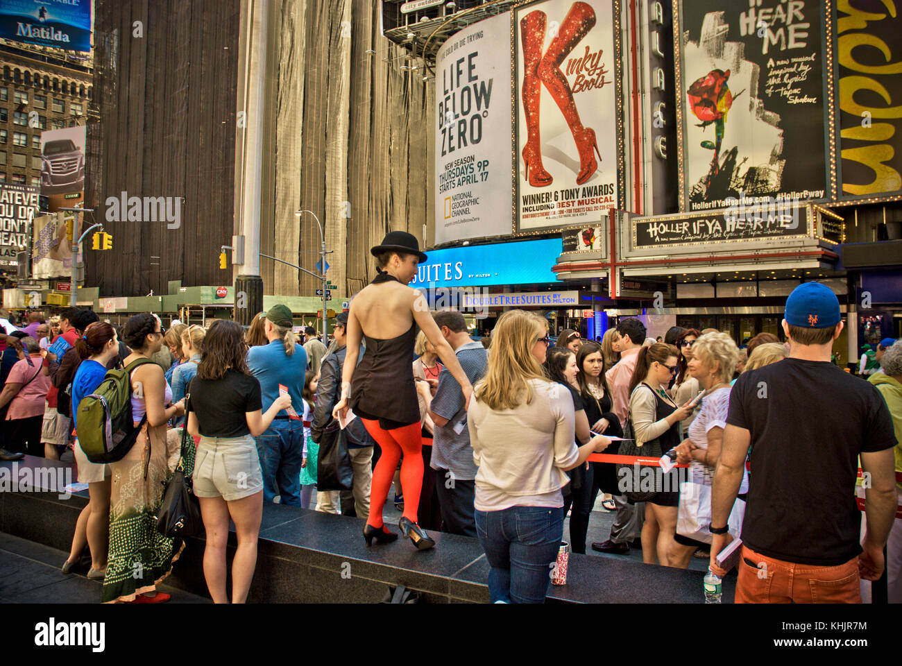 People selling tickets for a Broadway show on Times Square, New York ...
