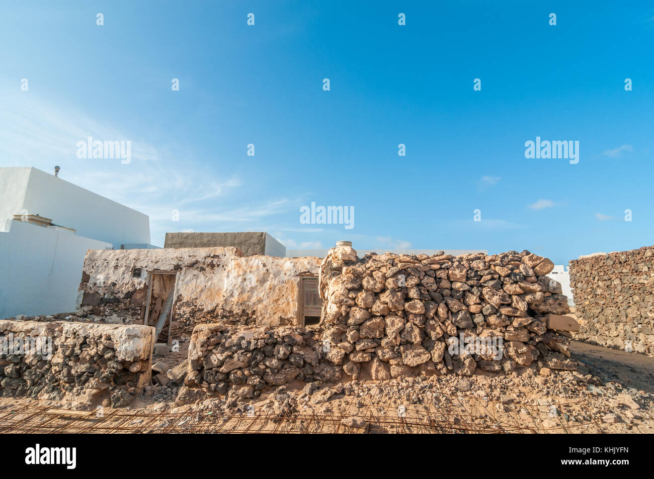 Building made of rocks hi-res stock photography and images - Alamy