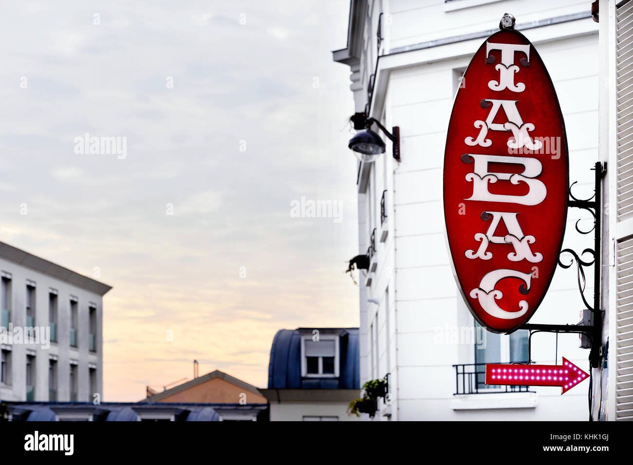 Tobacco shop paris hi-res stock photography and images - Alamy