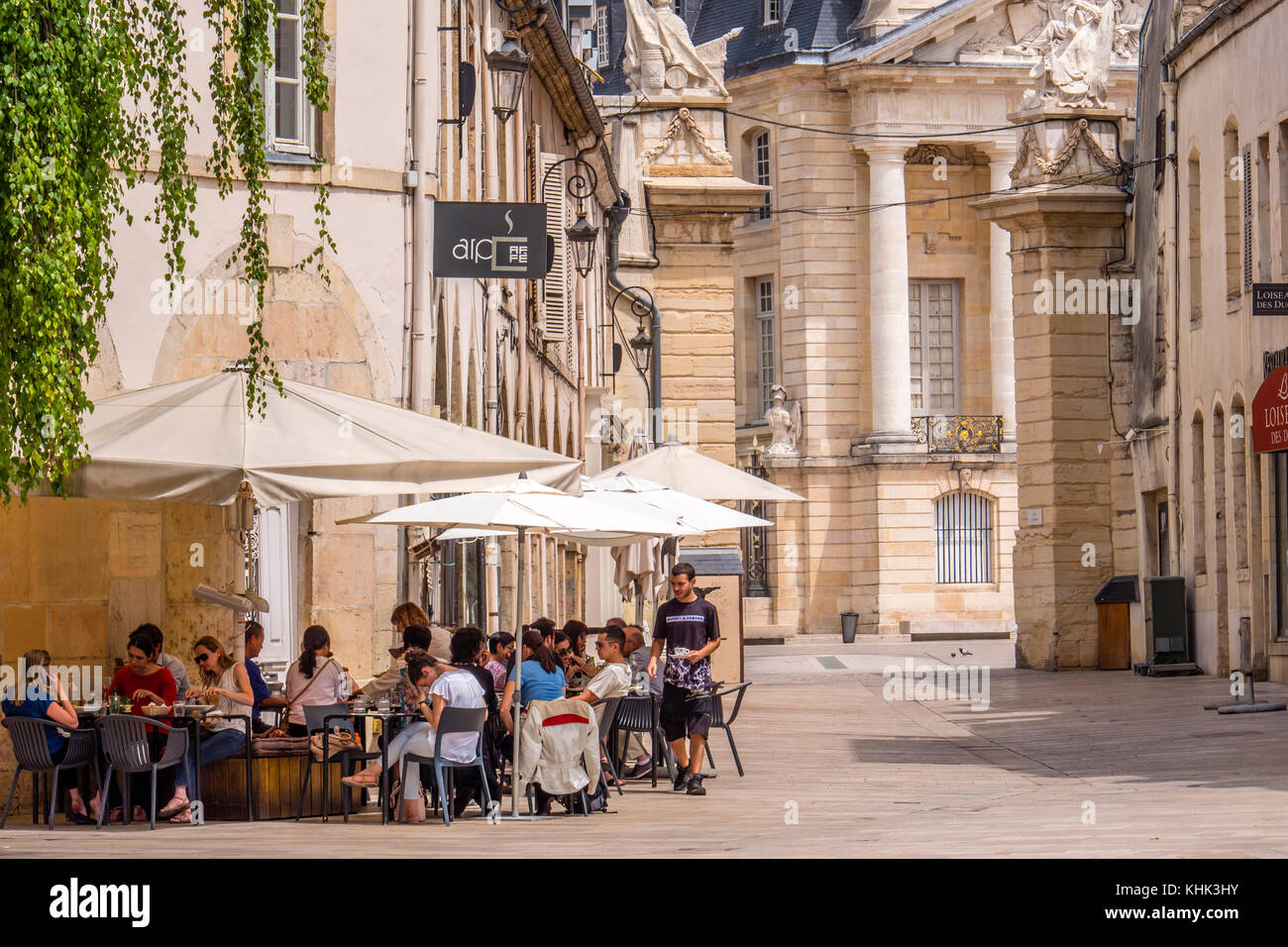 Restaurants Place De La Liberation Dijon Cafe scene at Place de la Liberation Dijon Cote-d'Or  Bourgogne-Franche-Comté France Stock Photo - Alamy