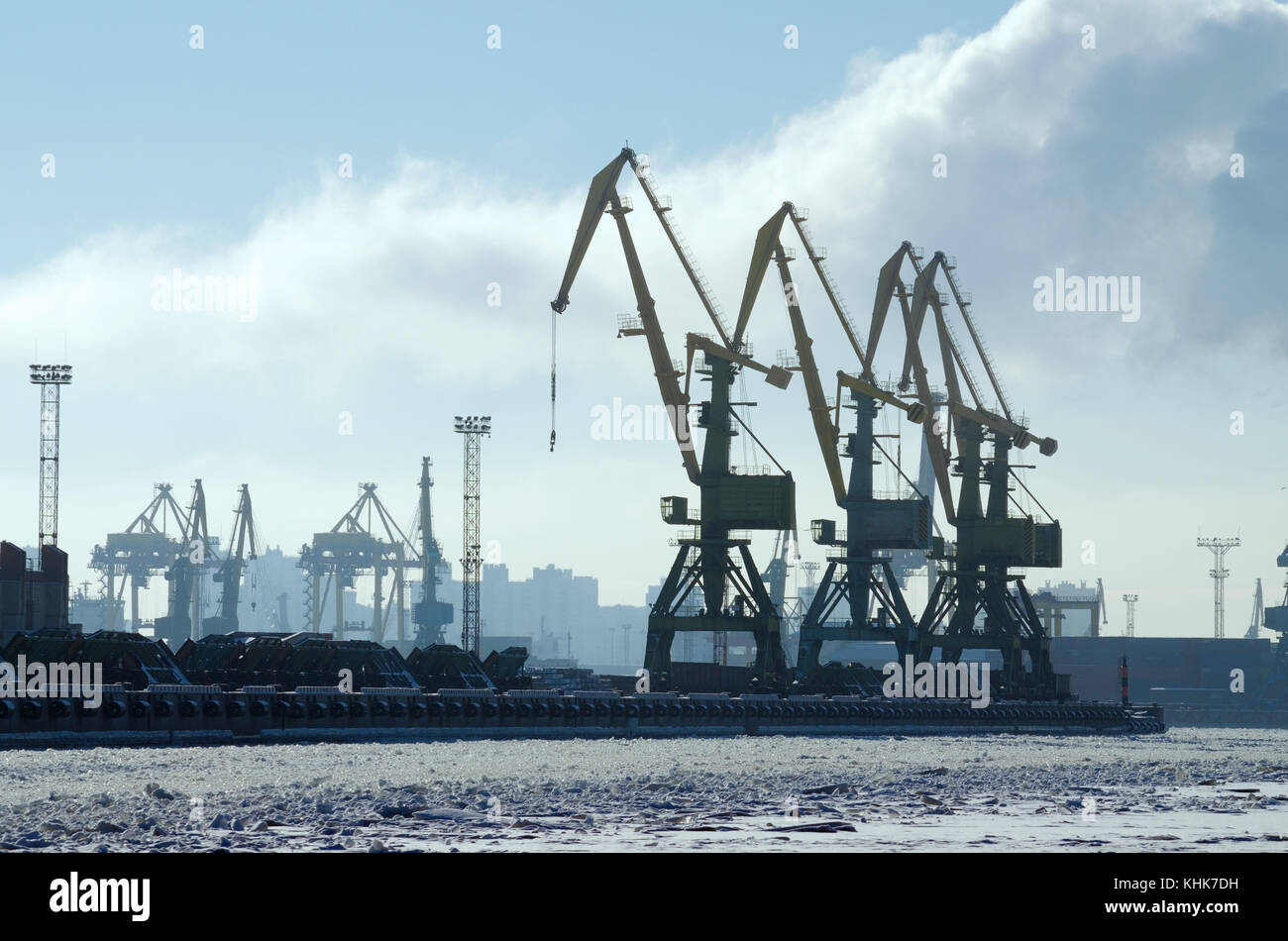 seaport-activities-hi-res-stock-photography-and-images-alamy