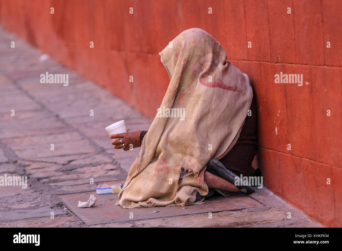 Panhandler woman street hi-res stock photography and images - Alamy