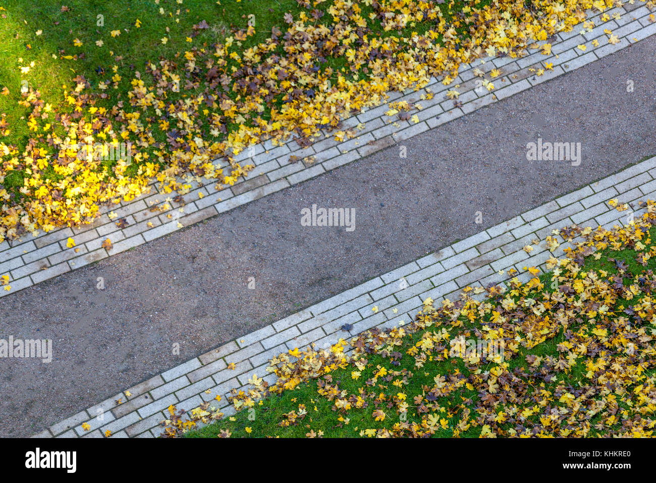 Gartenweg im Herbst Stock Photo