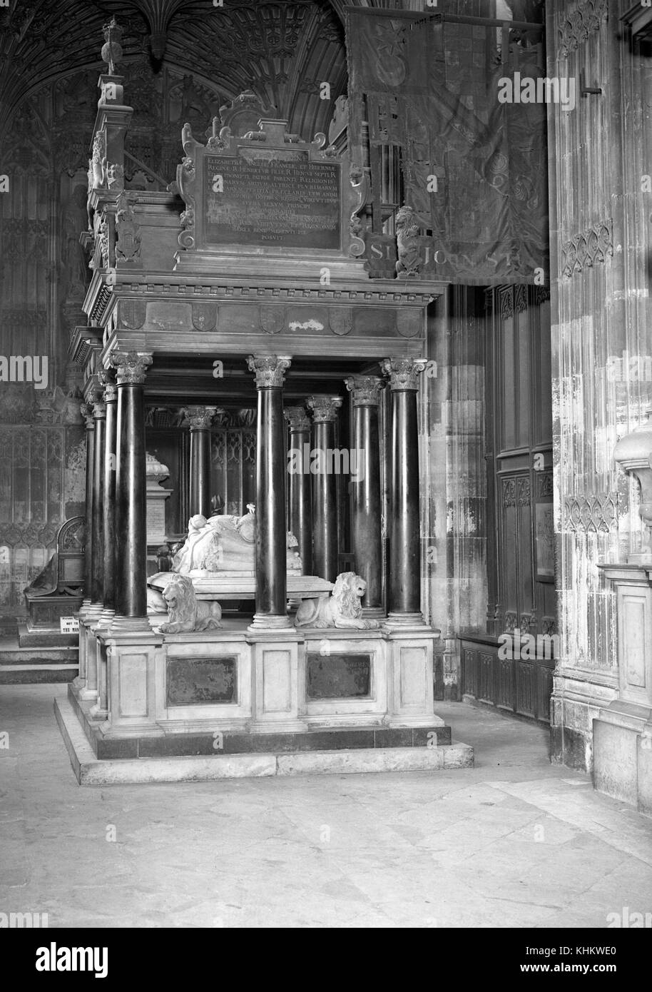 Royal Tombs in Westminster Abbey Stock Photo - Alamy, image size:914x1390