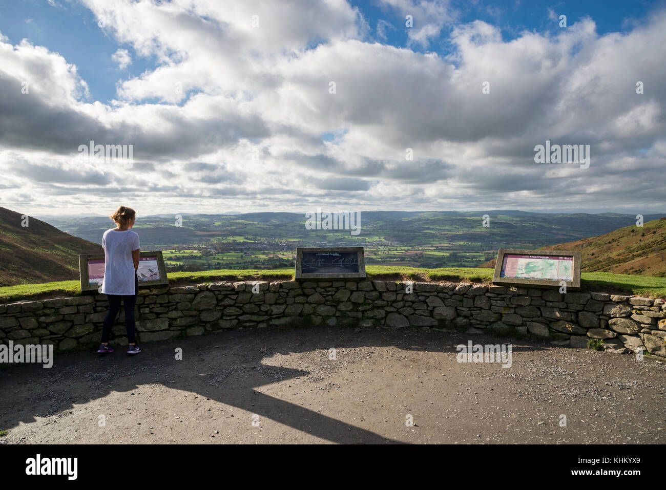 Viewpoint at Bwlch Penbarra car park in Moel Famau country park, North Wales. Beautiful view of the Vale of Clwyd. Stock Photo